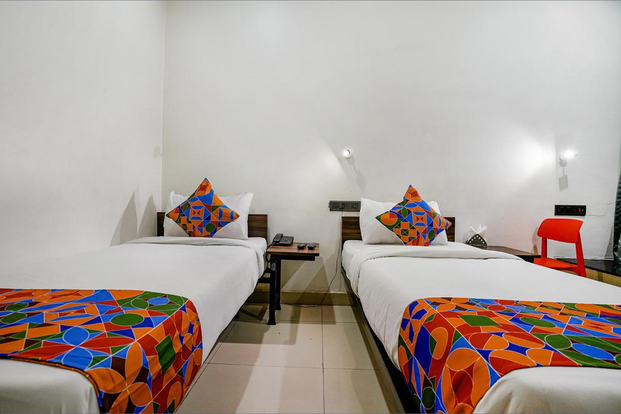 Fabhotel Lotus I Surat Esterno foto