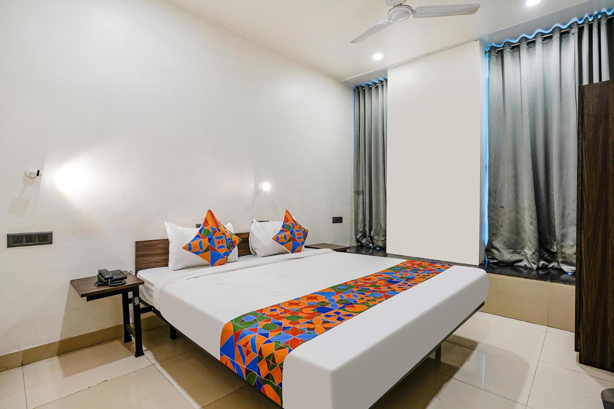 Fabhotel Lotus I Surat Esterno foto