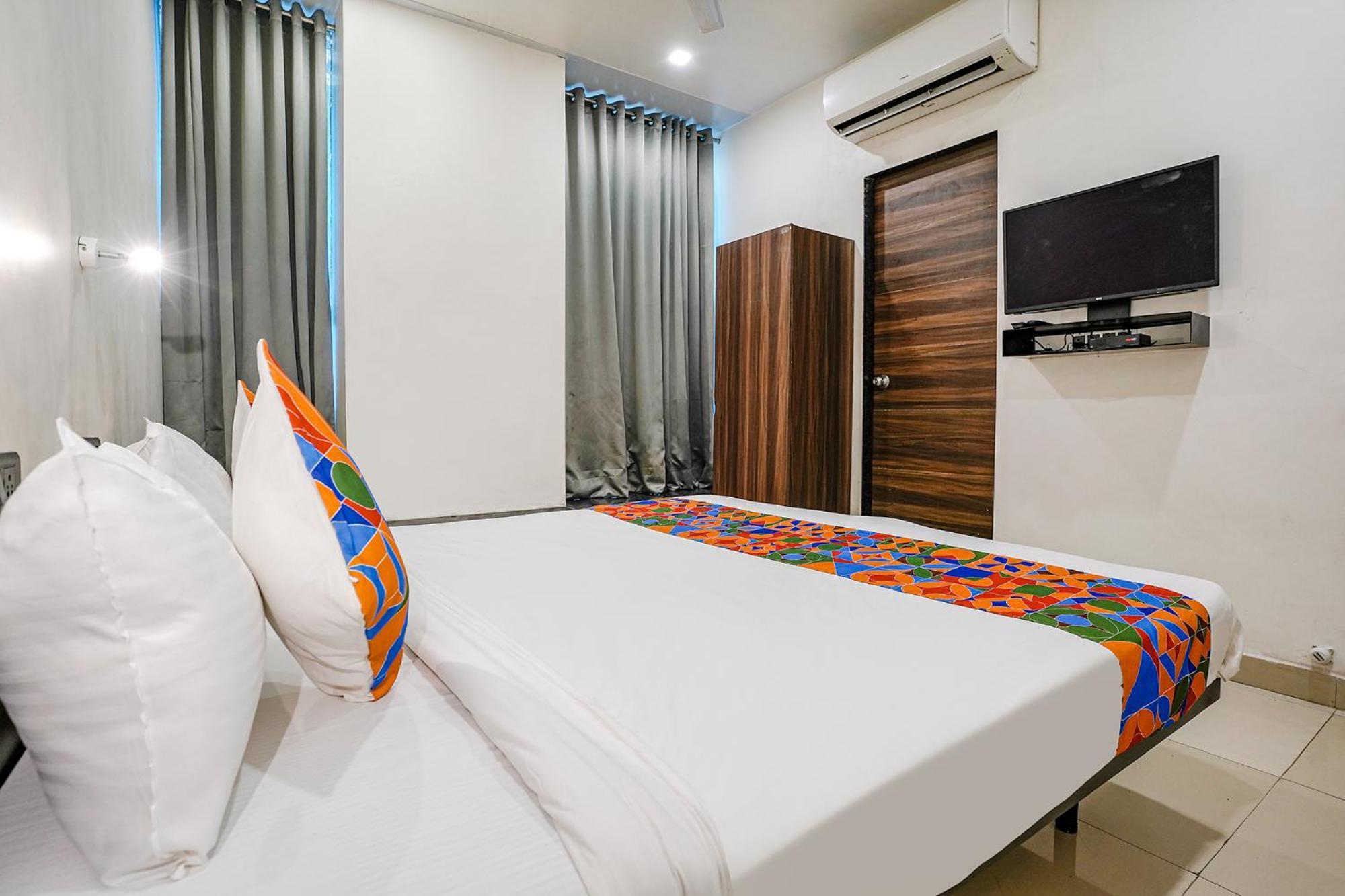 Fabhotel Lotus I Surat Esterno foto