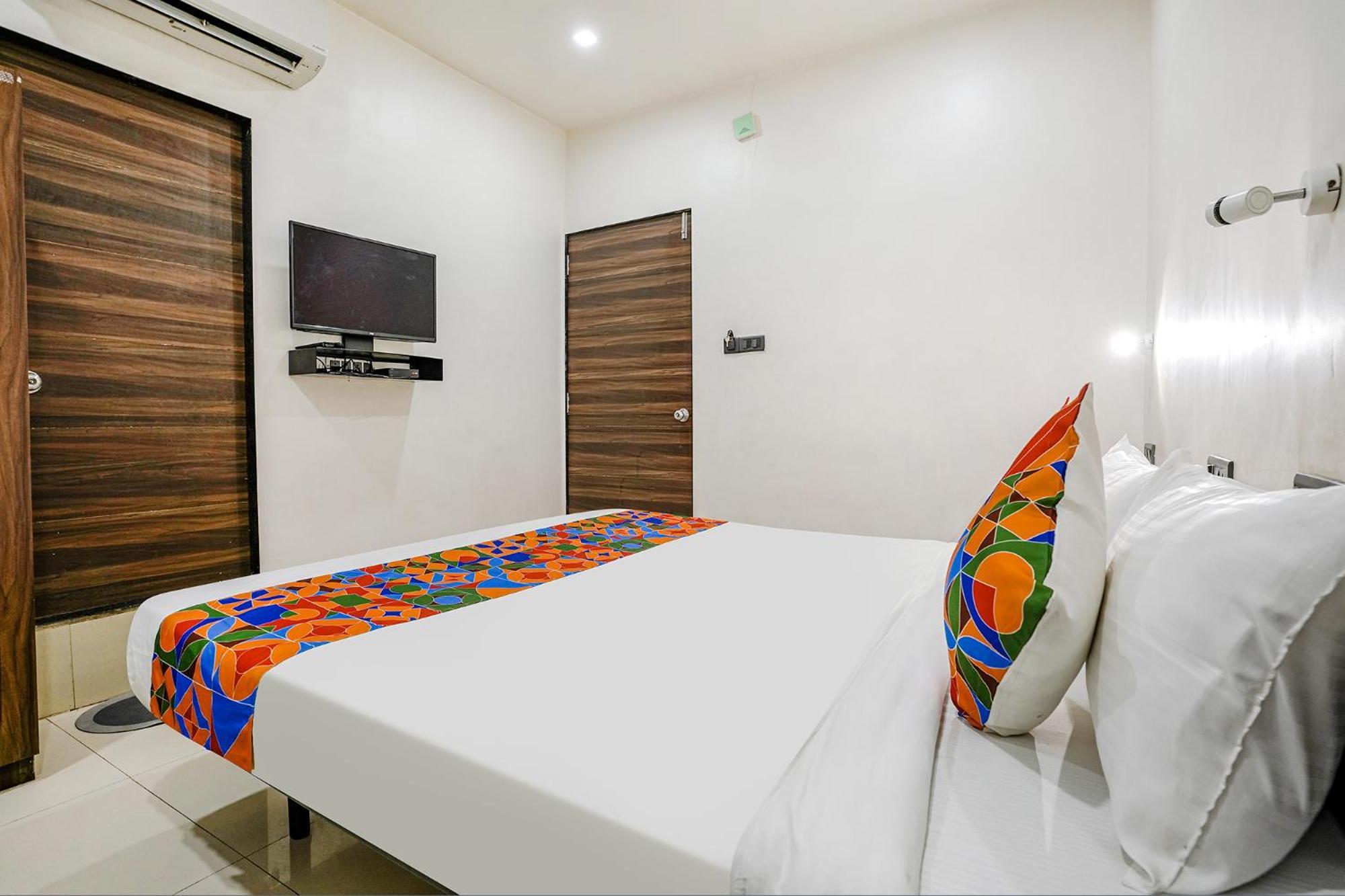 Fabhotel Lotus I Surat Esterno foto
