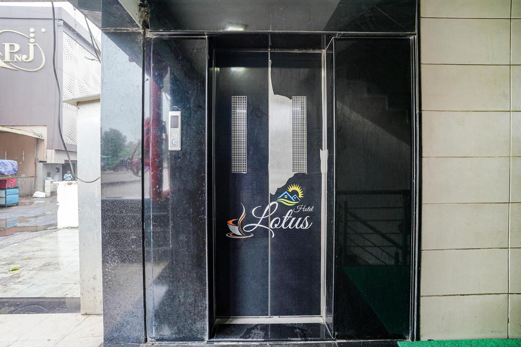 Fabhotel Lotus I Surat Esterno foto